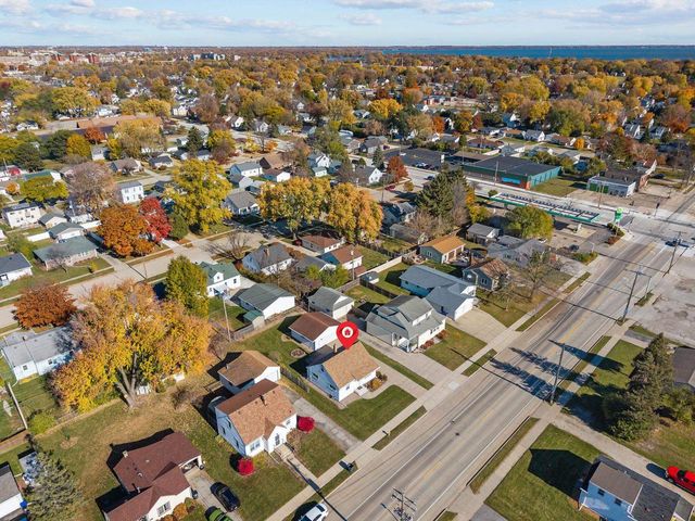 125 W CECIL STREET, Neenah, WI 54956