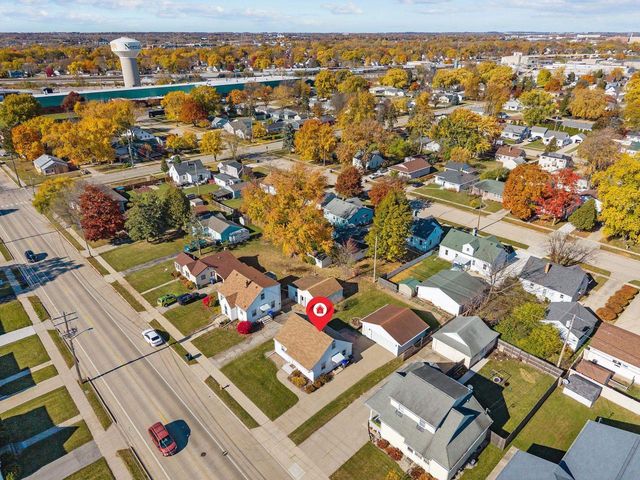 125 W CECIL STREET, Neenah, WI 54956