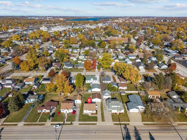 125 W CECIL STREET, Neenah, WI 54956