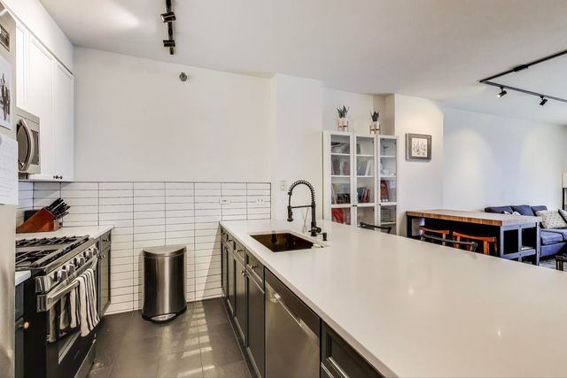 330 N Jefferson Street 903, Chicago, IL 60661