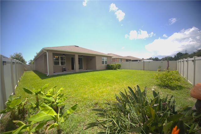 2577 Crowned Eagle Circle SW, Vero Beach, FL 32962