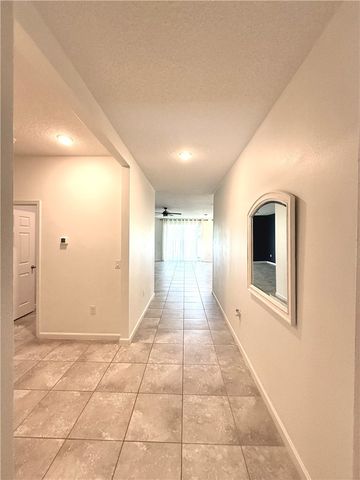 2577 Crowned Eagle Circle SW, Vero Beach, FL 32962