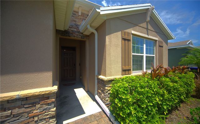 2577 Crowned Eagle Circle SW, Vero Beach, FL 32962