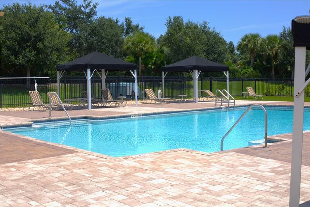 2577 Crowned Eagle Circle SW, Vero Beach, FL 32962