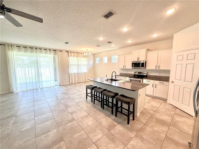 2577 Crowned Eagle Circle SW, Vero Beach, FL 32962