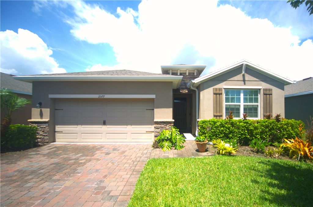 2577 Crowned Eagle Circle SW, Vero Beach, FL 32962