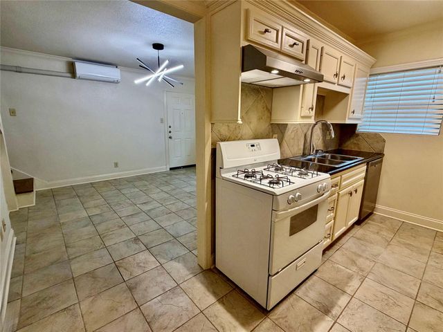 2812 Wichita 13, Houston, TX 77004
