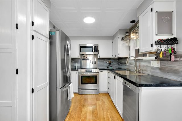 214 ROMA ROAD, Venice, FL 34285