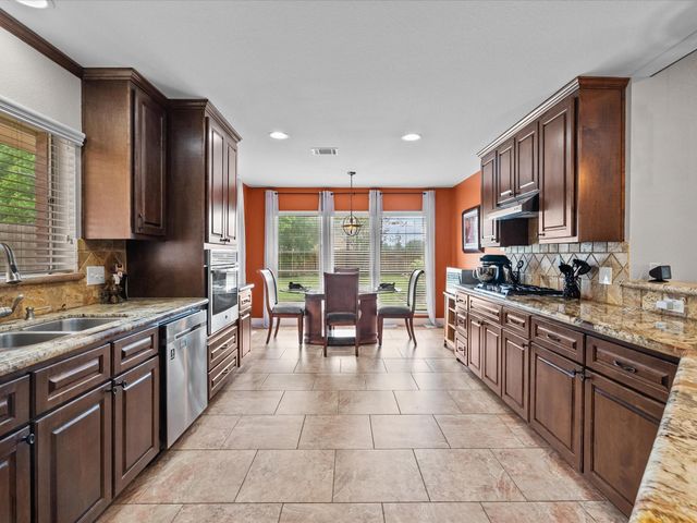 1613 S Hood Street, Alvin, TX 77511