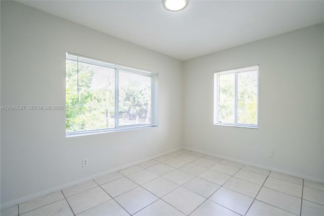 666 NE 80th St 6, Miami, FL 33138