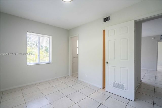 666 NE 80th St 6, Miami, FL 33138