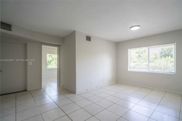 666 NE 80th St 6, Miami, FL 33138