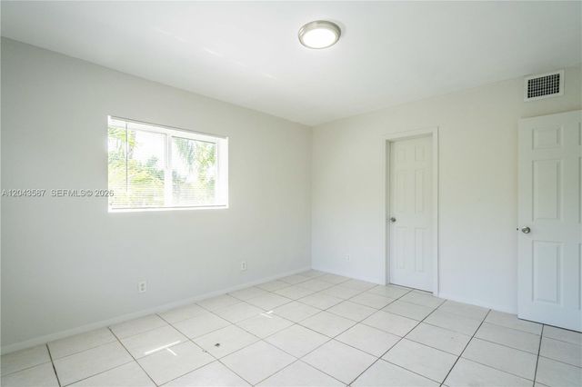 666 NE 80th St 6, Miami, FL 33138