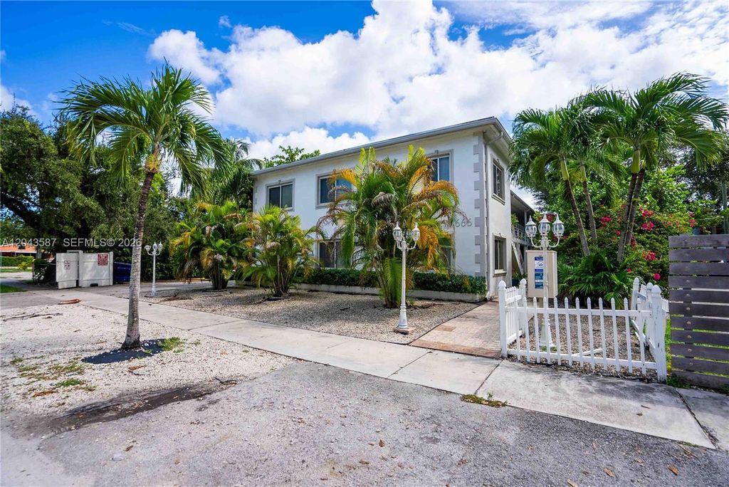 666 NE 80th St 6, Miami, FL 33138