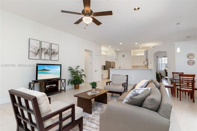 15966 SW 3rd St, Pembroke Pines, FL 33027