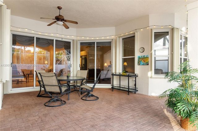 15966 SW 3rd St, Pembroke Pines, FL 33027