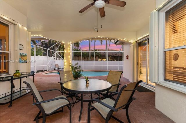 15966 SW 3rd St, Pembroke Pines, FL 33027