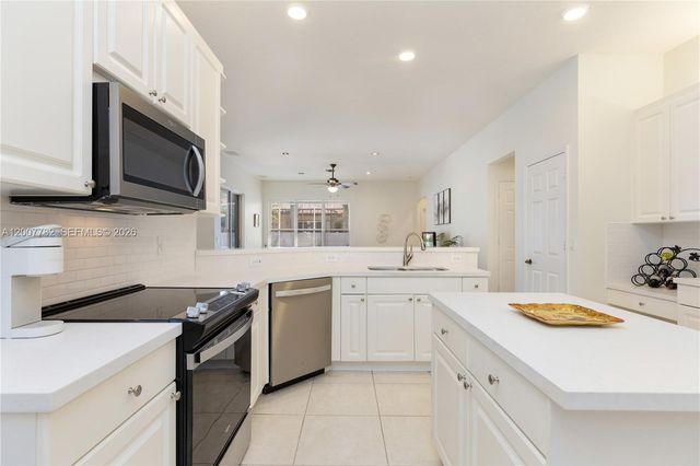 15966 SW 3rd St, Pembroke Pines, FL 33027