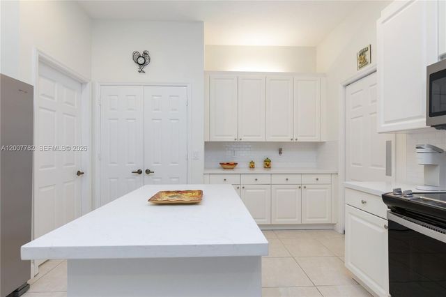15966 SW 3rd St, Pembroke Pines, FL 33027
