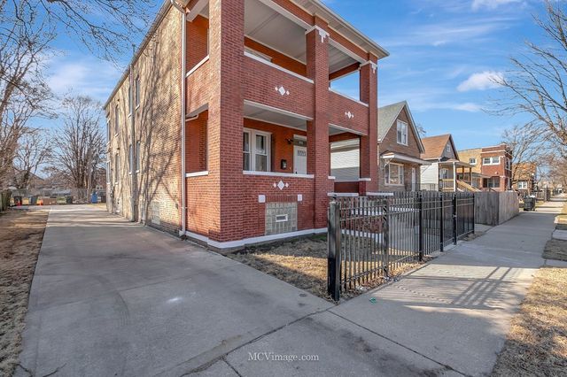 8518 S Marquette Avenue, Chicago, IL 60617