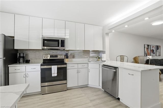 7797 Esmeralda WAY # K102, Naples, FL 34109