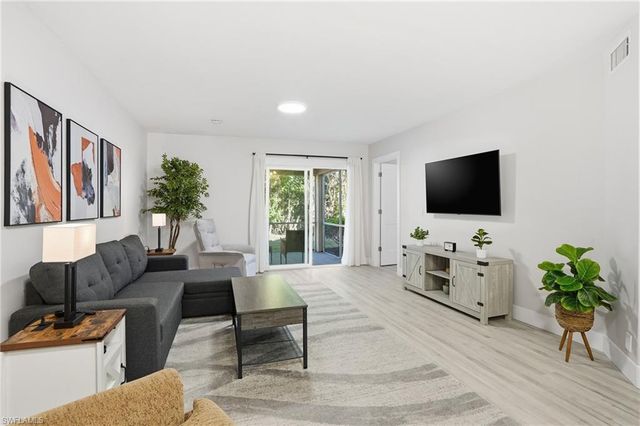 7797 Esmeralda WAY # K102, Naples, FL 34109