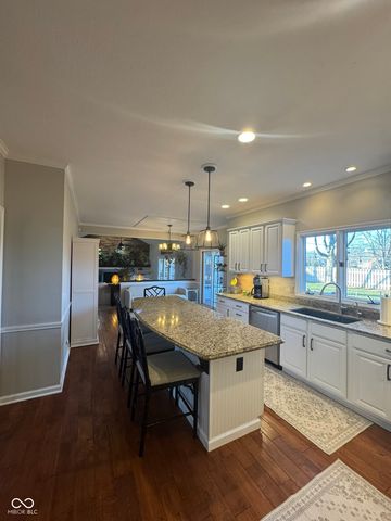 5776 Gyrfalcon Place, Carmel, IN 46033