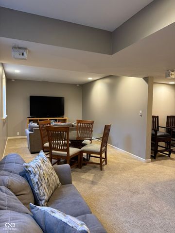 5776 Gyrfalcon Place, Carmel, IN 46033