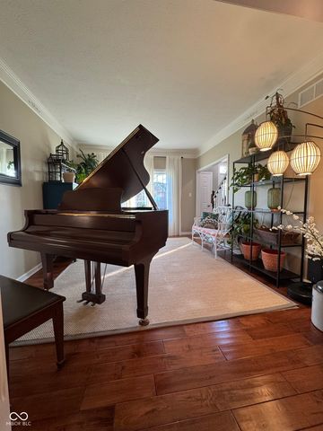 5776 Gyrfalcon Place, Carmel, IN 46033