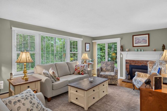 7 Bent Bluff Ln, Yarmouth, MA 02675