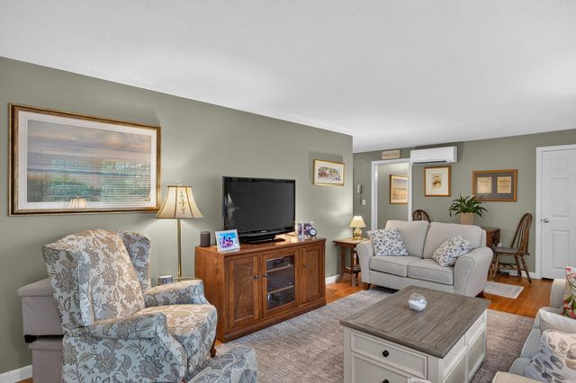 7 Bent Bluff Ln, Yarmouth, MA 02675
