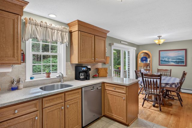 7 Bent Bluff Ln, Yarmouth, MA 02675