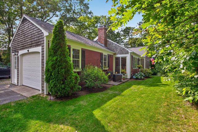 7 Bent Bluff Ln, Yarmouth, MA 02675