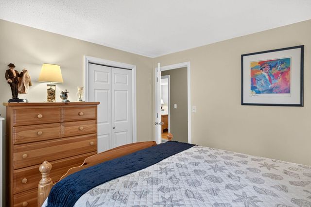 7 Bent Bluff Ln, Yarmouth, MA 02675
