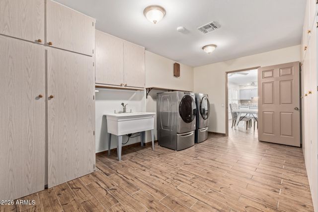 19801 N TURQUOISE HILLS Drive, Sun City, AZ 85373