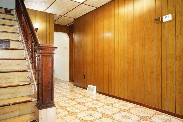 4082 Howley St, Bloomfield, PA 15224