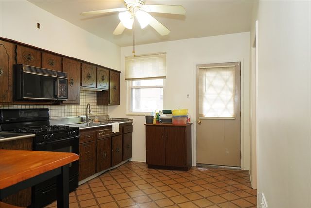 4082 Howley St, Bloomfield, PA 15224