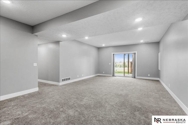 2728 N 191 Avenue, Omaha, NE 68022