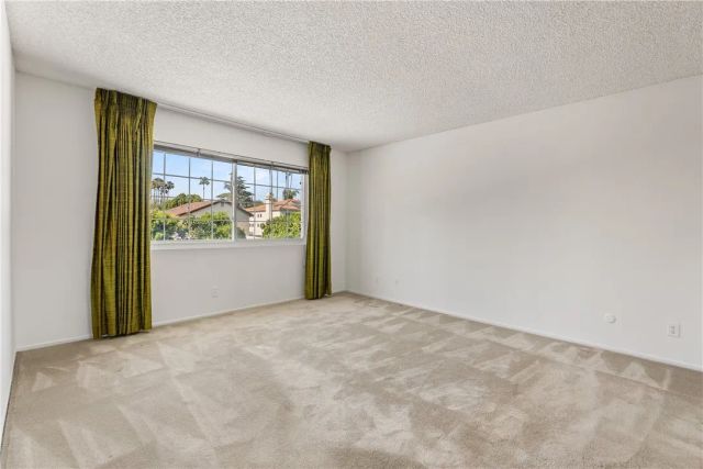 20027 Blythe Street, Winnetka, CA 91306