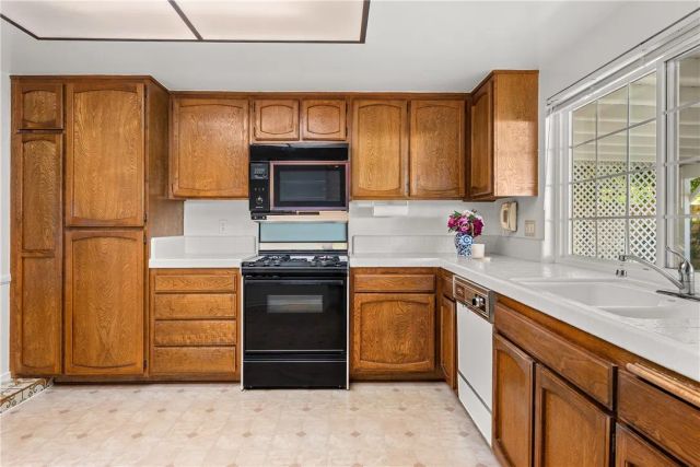 20027 Blythe Street, Winnetka, CA 91306
