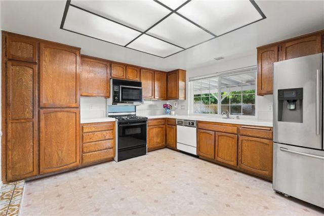 20027 Blythe Street, Winnetka, CA 91306