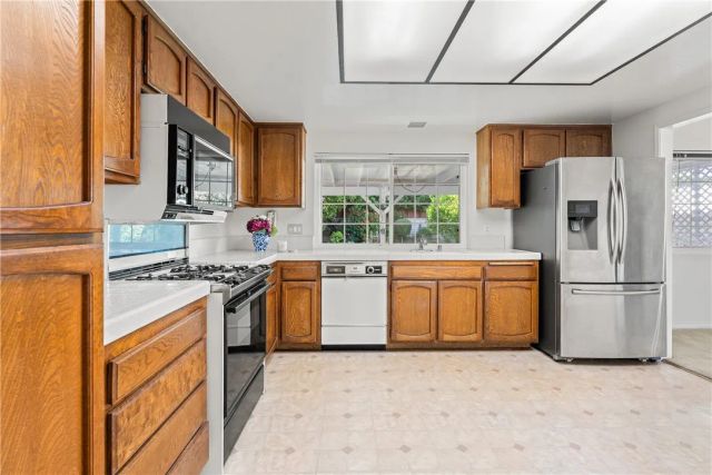 20027 Blythe Street, Winnetka, CA 91306