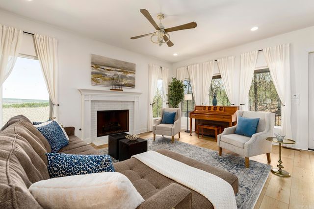 19012 Waterview Meadow Lane, Roland, AR 72135