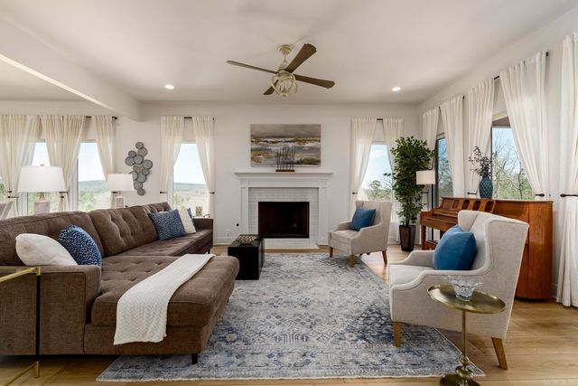 19012 Waterview Meadow Lane, Roland, AR 72135