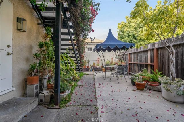 1228 S Dunsmuir, Los Angeles, CA 90019