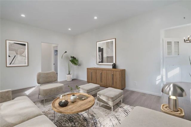 1228 S Dunsmuir, Los Angeles, CA 90019