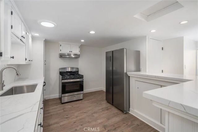 1228 S Dunsmuir, Los Angeles, CA 90019