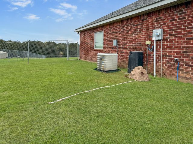 330 Wesley Crowell Rd, Leesville, LA 71446