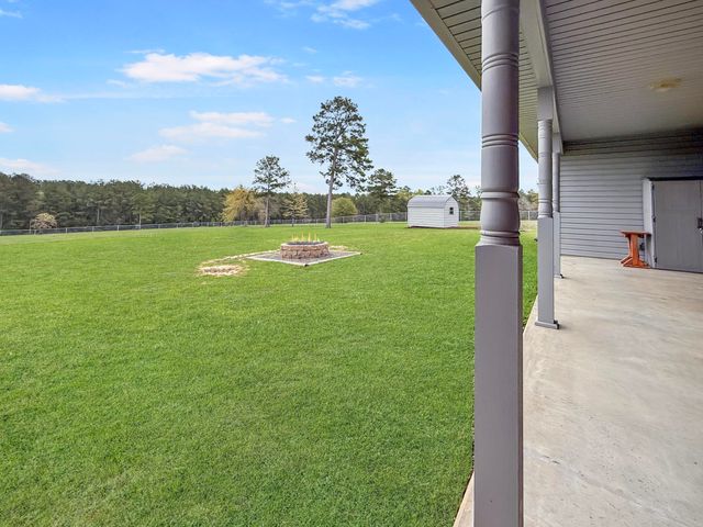 330 Wesley Crowell Rd, Leesville, LA 71446