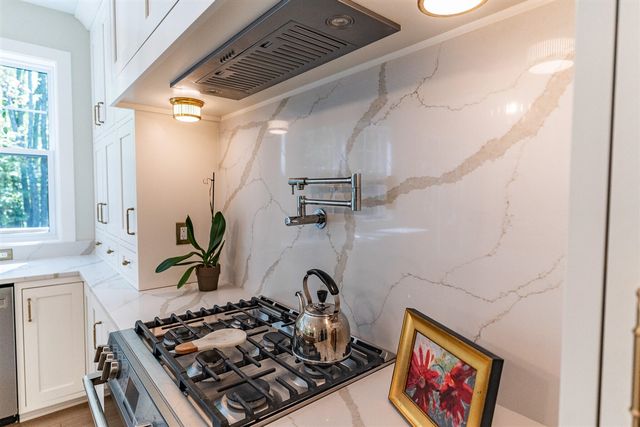 1866 Stratford Lane, Grand Rapids, MI 49534